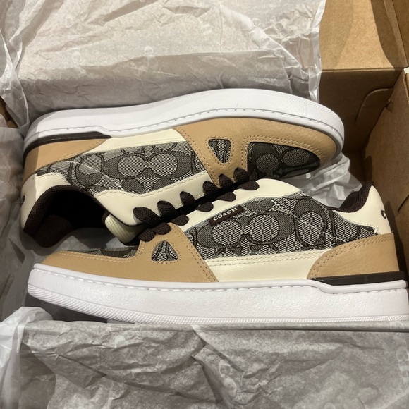 NWT Coach Outlet Clip Low Top Sneaker In Signature Jacquard - Picture 3 of 10